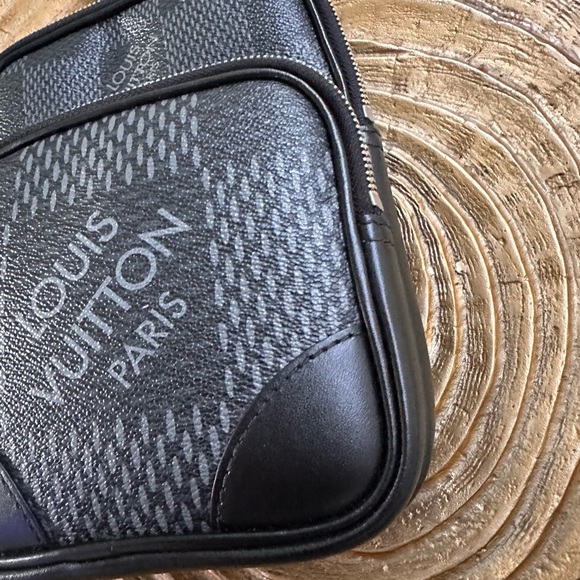 Louis Vuitton Amazon Sling Bag Damier Graphite - Picture 5 of 16